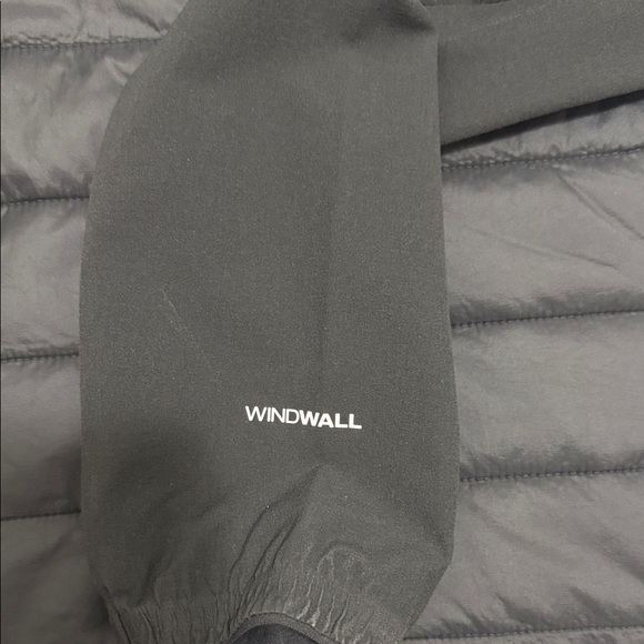 The North Face Black Full-Zip Jacket - Picture 3 of 4